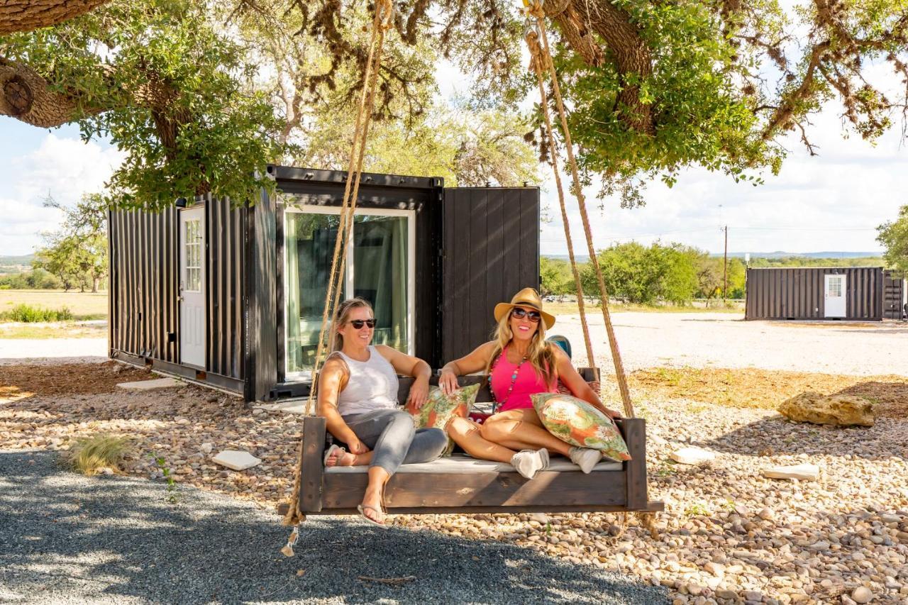 فيلا The Container Retreat @ 290 Wine Trail #1 Escape To Hye, Tx المظهر الخارجي الصورة